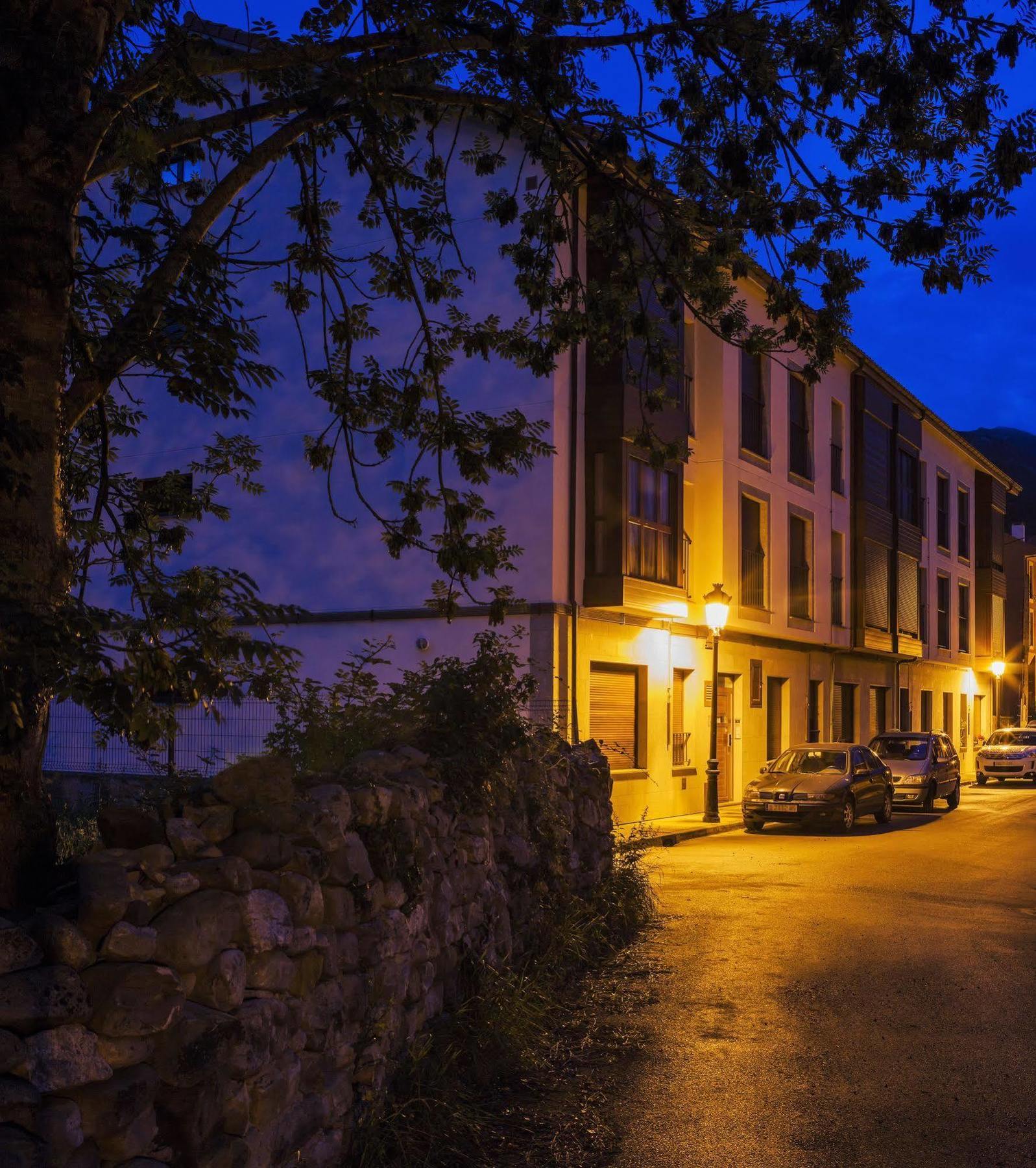 Apartamentos El Caxigu Arenas De Cabrales Esterno foto