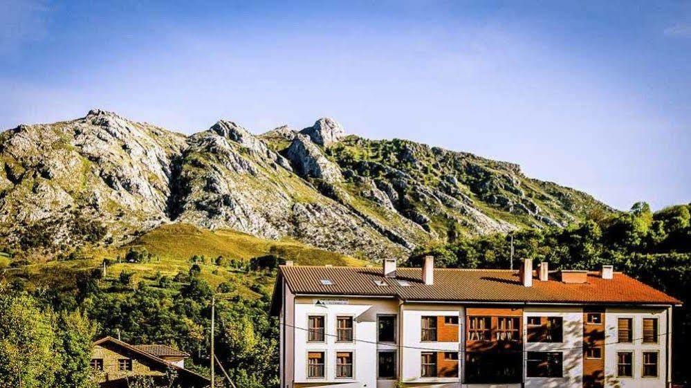 Apartamentos El Caxigu Arenas De Cabrales Esterno foto