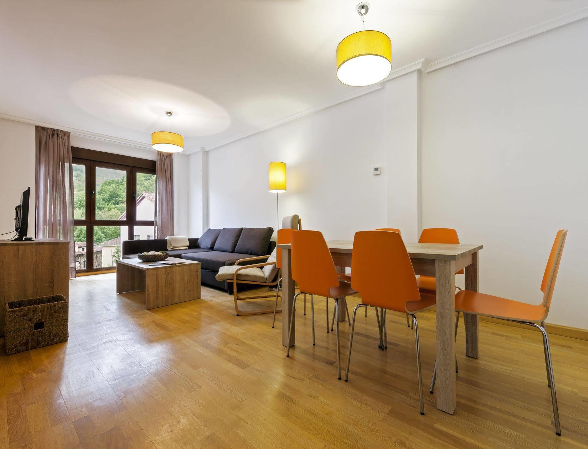 Apartamentos El Caxigu Arenas De Cabrales Esterno foto