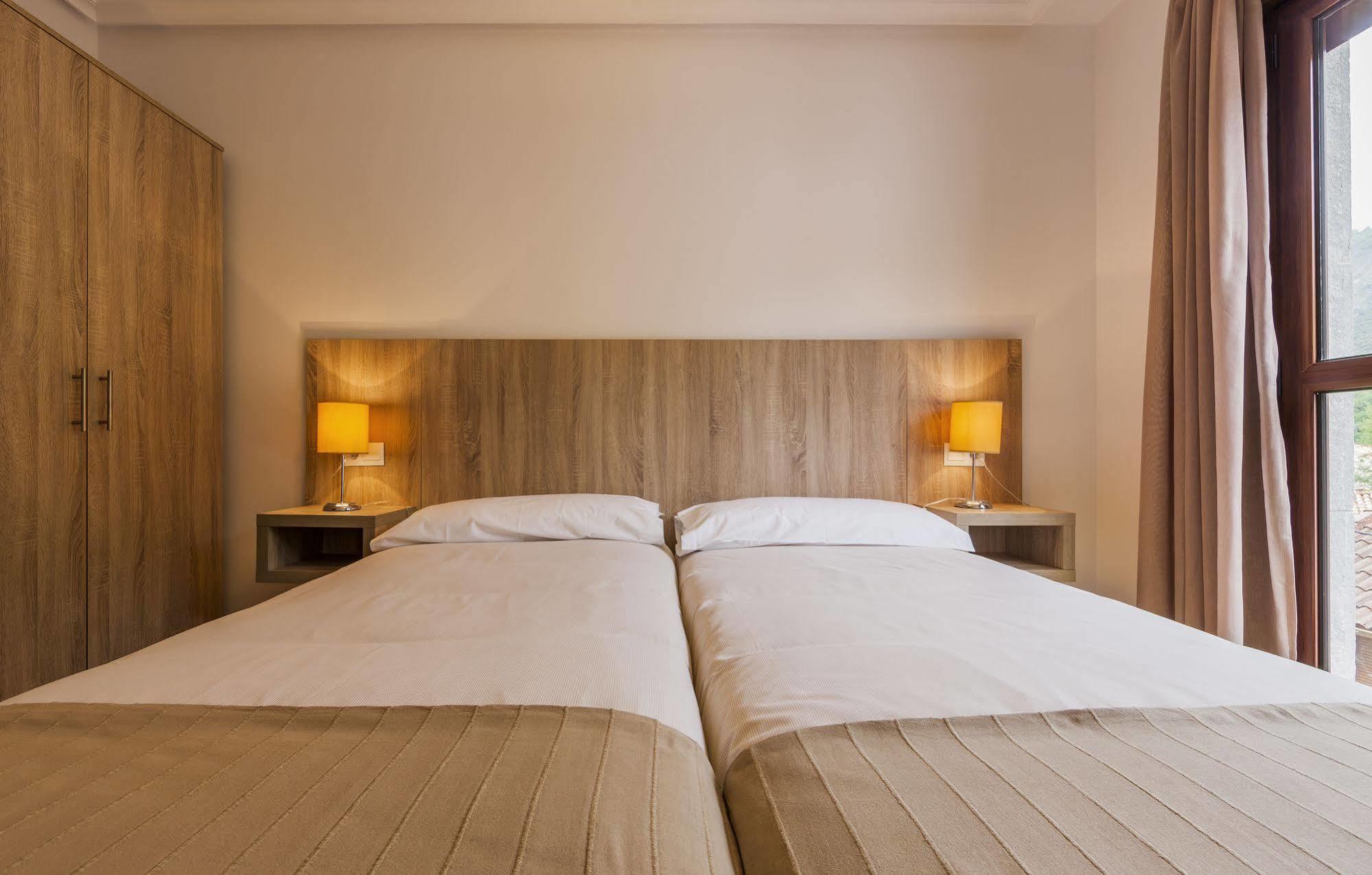 Apartamentos El Caxigu Arenas De Cabrales Esterno foto